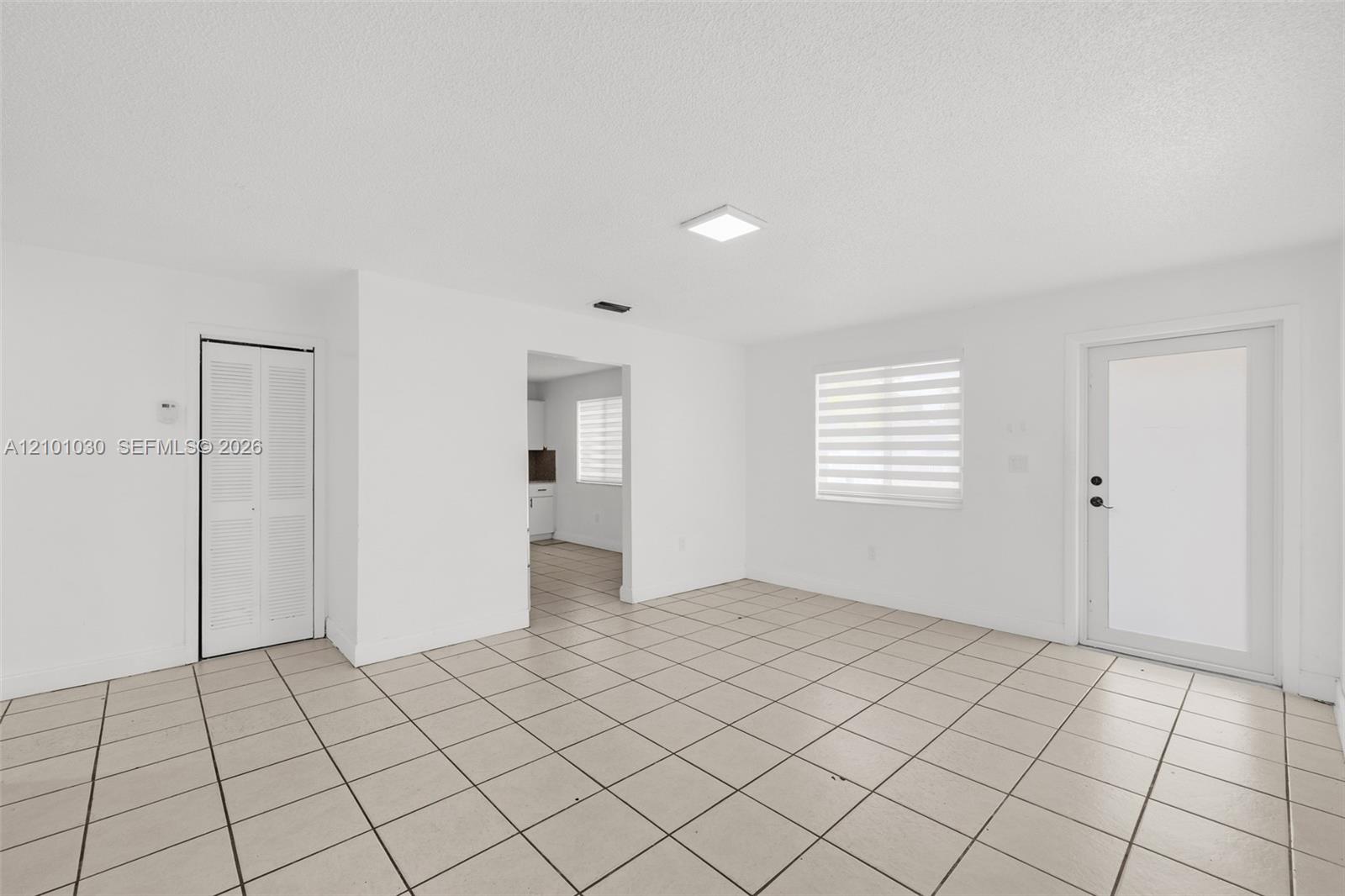 See details / 2756 sq. ft. $ 2026-10-06 0 Photo