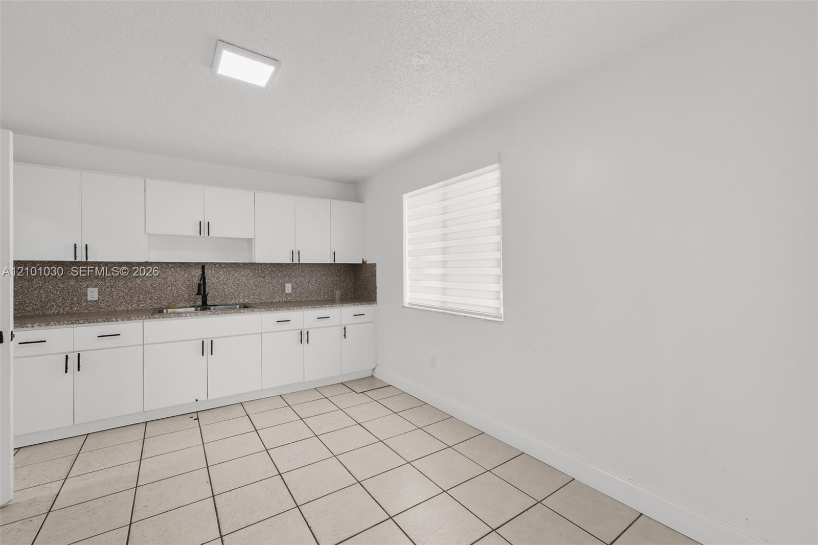See details / 2756 sq. ft. $ 2026-10-06 0 Photo