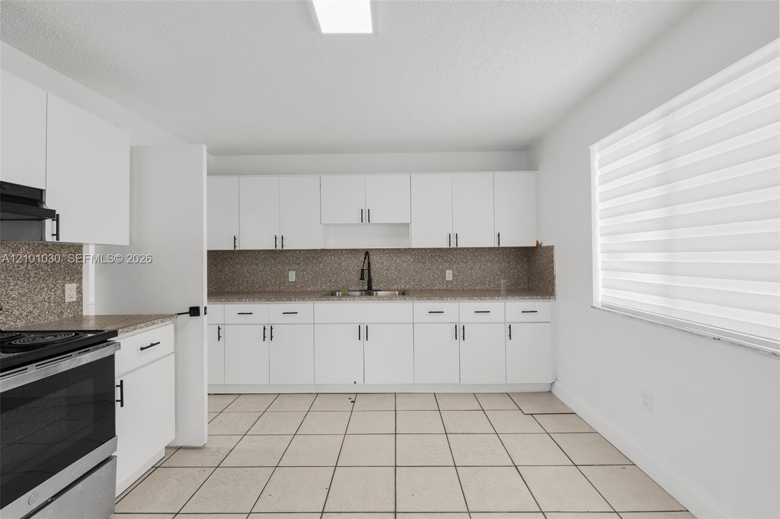 See details / 2756 sq. ft. $ 2026-10-06 0 Photo