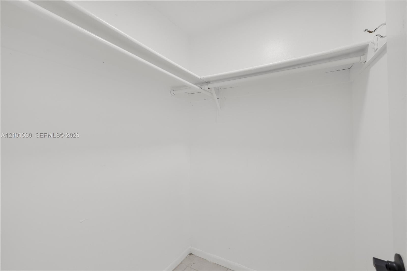 See details / 2756 sq. ft. $ 2026-10-06 0 Photo