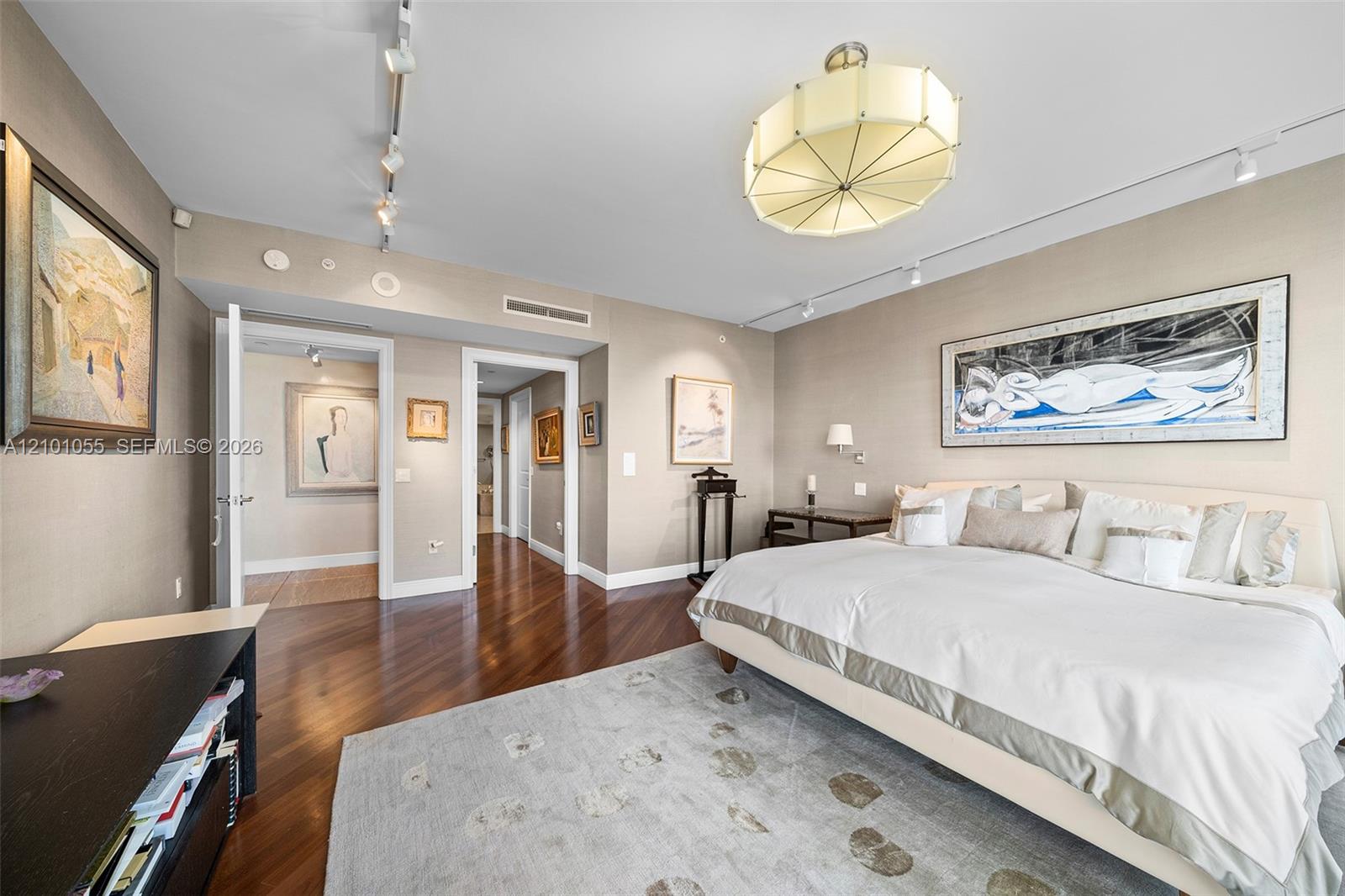 See details 1703 4 / 4 3224 sq. ft. $ 2026-10-05 0 Photo