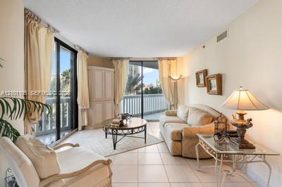 609 2 / 3 2630 sq. ft. $ 2026-10-05 0 Photo