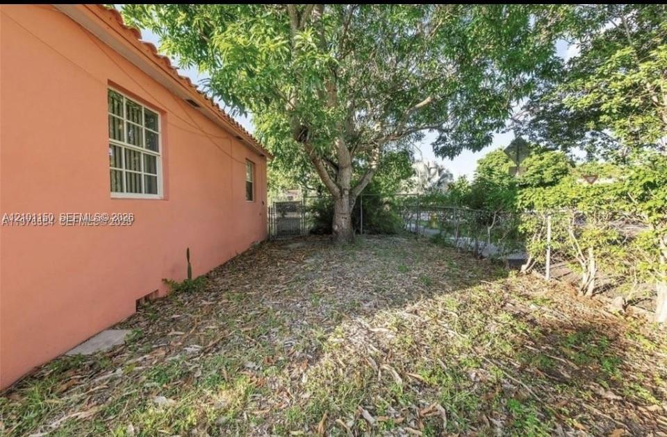 Ver detalles 5300 3 / 2 1196 sq. ft. $ 2026-10-05 0 foto