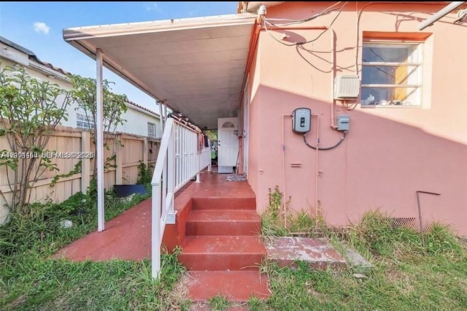 Ver detalles 5300 3 / 2 1196 sq. ft. $ 2026-10-05 0 foto