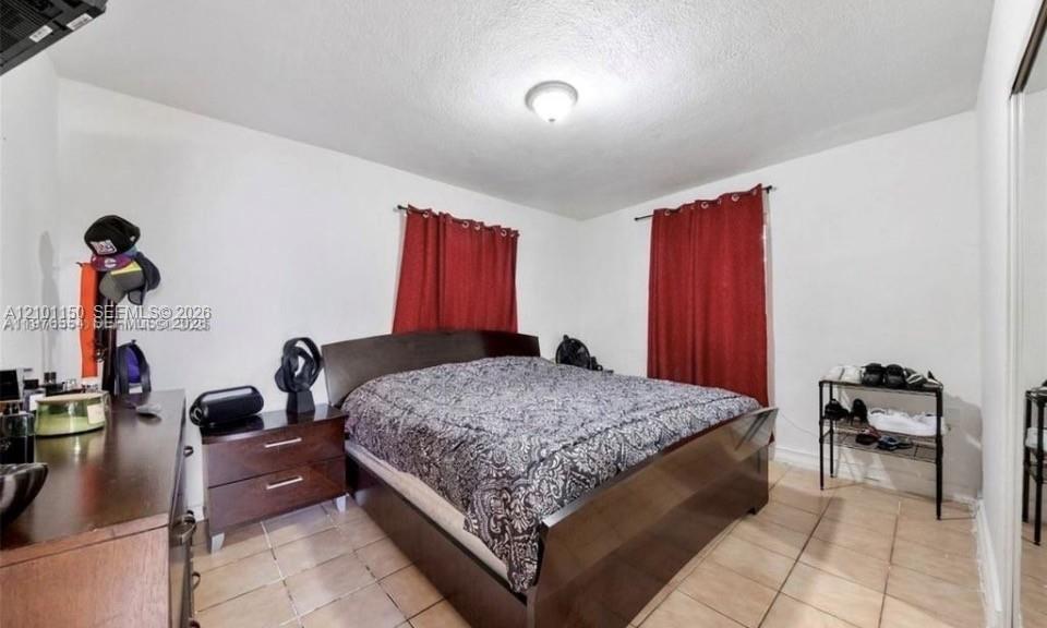 Ver detalles 5300 3 / 2 1196 sq. ft. $ 2026-10-05 0 foto