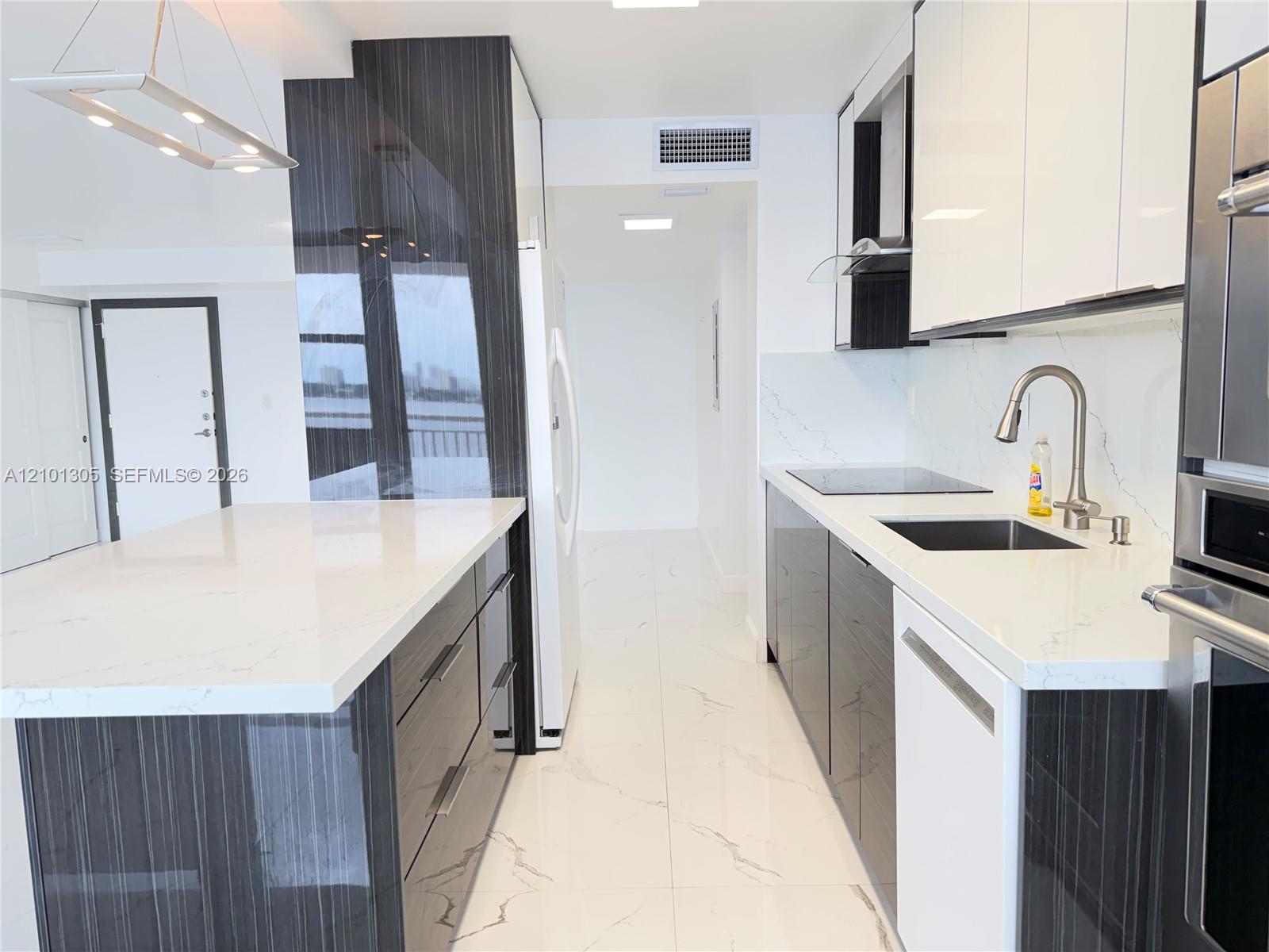 See details 602 2 / 2 1275 sq. ft. $ 2026-10-05 0 Photo