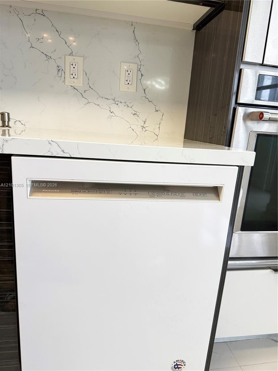 See details 602 2 / 2 1275 sq. ft. $ 2026-10-05 0 Photo