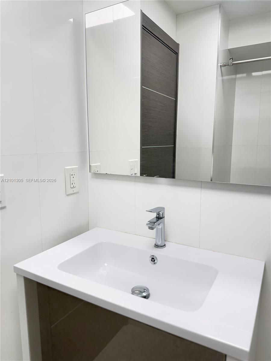 See details 602 2 / 2 1275 sq. ft. $ 2026-10-05 0 Photo