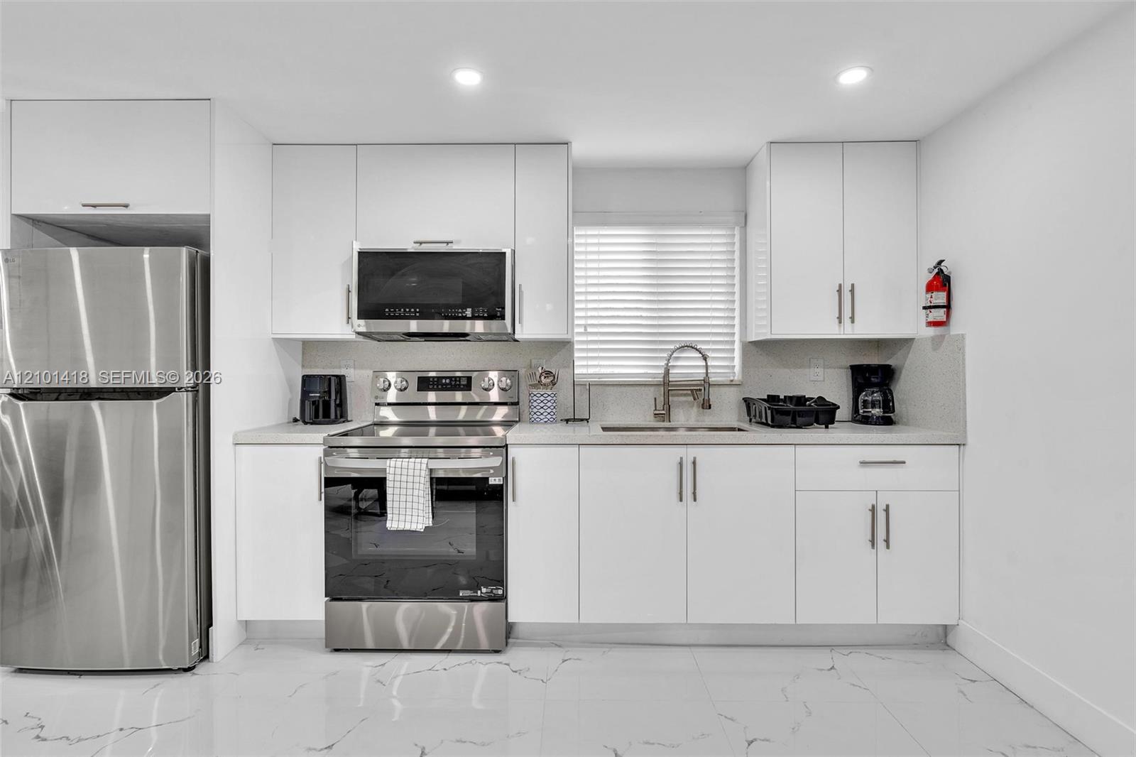 See details / 1600 sq. ft. $ 2026-10-06 0 Photo