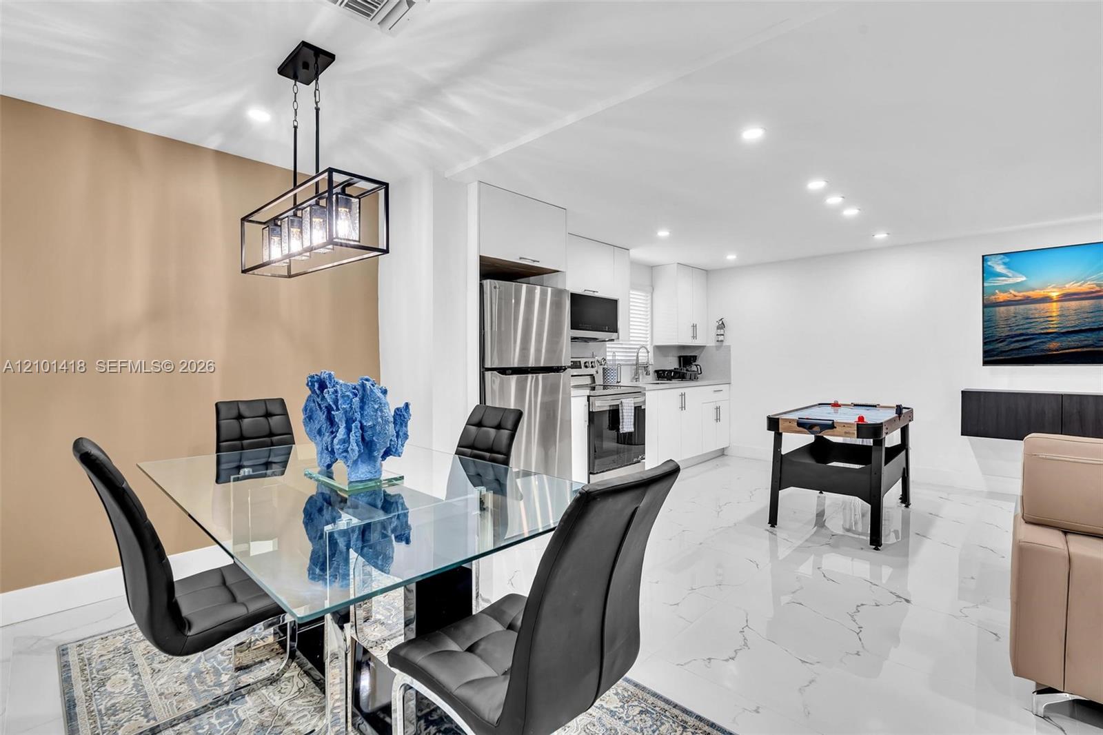 See details / 1600 sq. ft. $ 2026-10-06 0 Photo