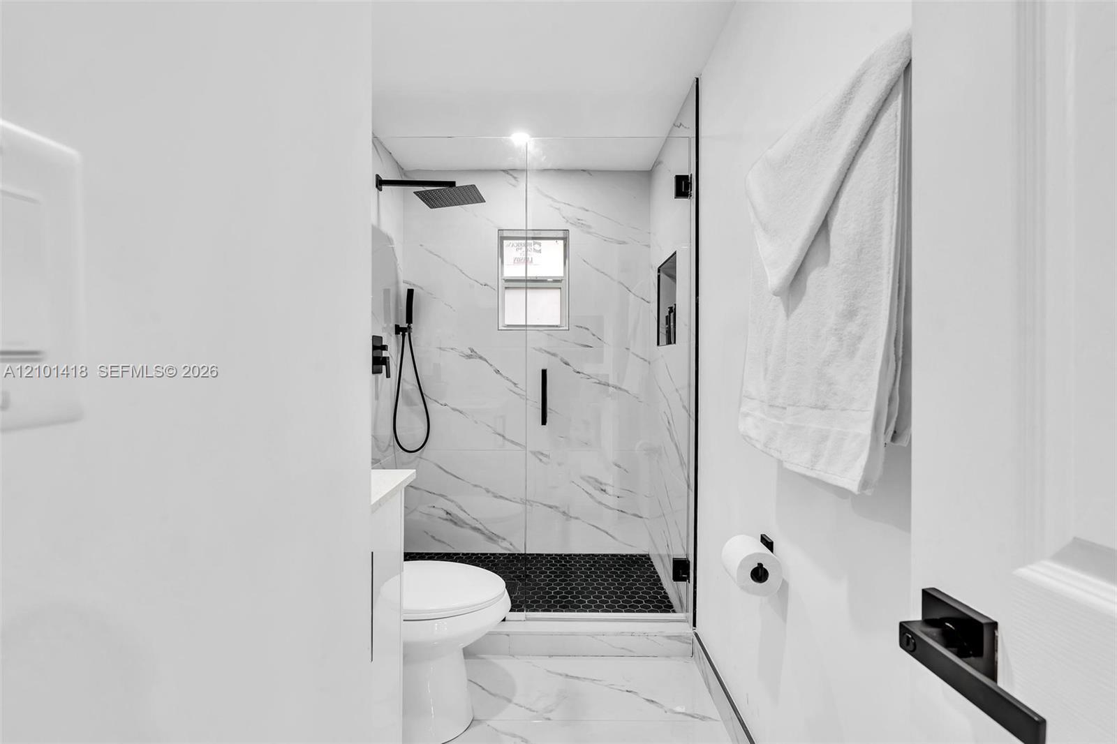 See details / 1600 sq. ft. $ 2026-10-06 0 Photo