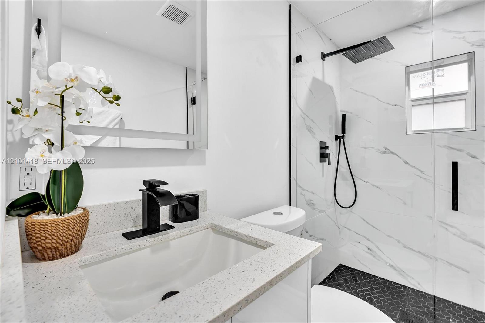 See details / 1600 sq. ft. $ 2026-10-06 0 Photo