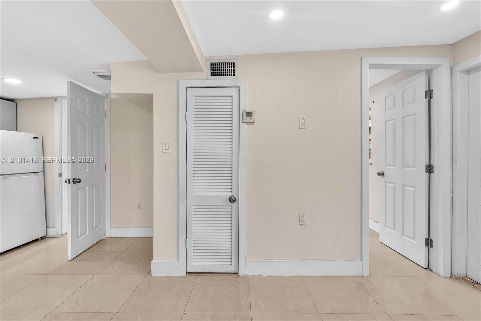 See details / 1600 sq. ft. $ 2026-10-06 0 Photo