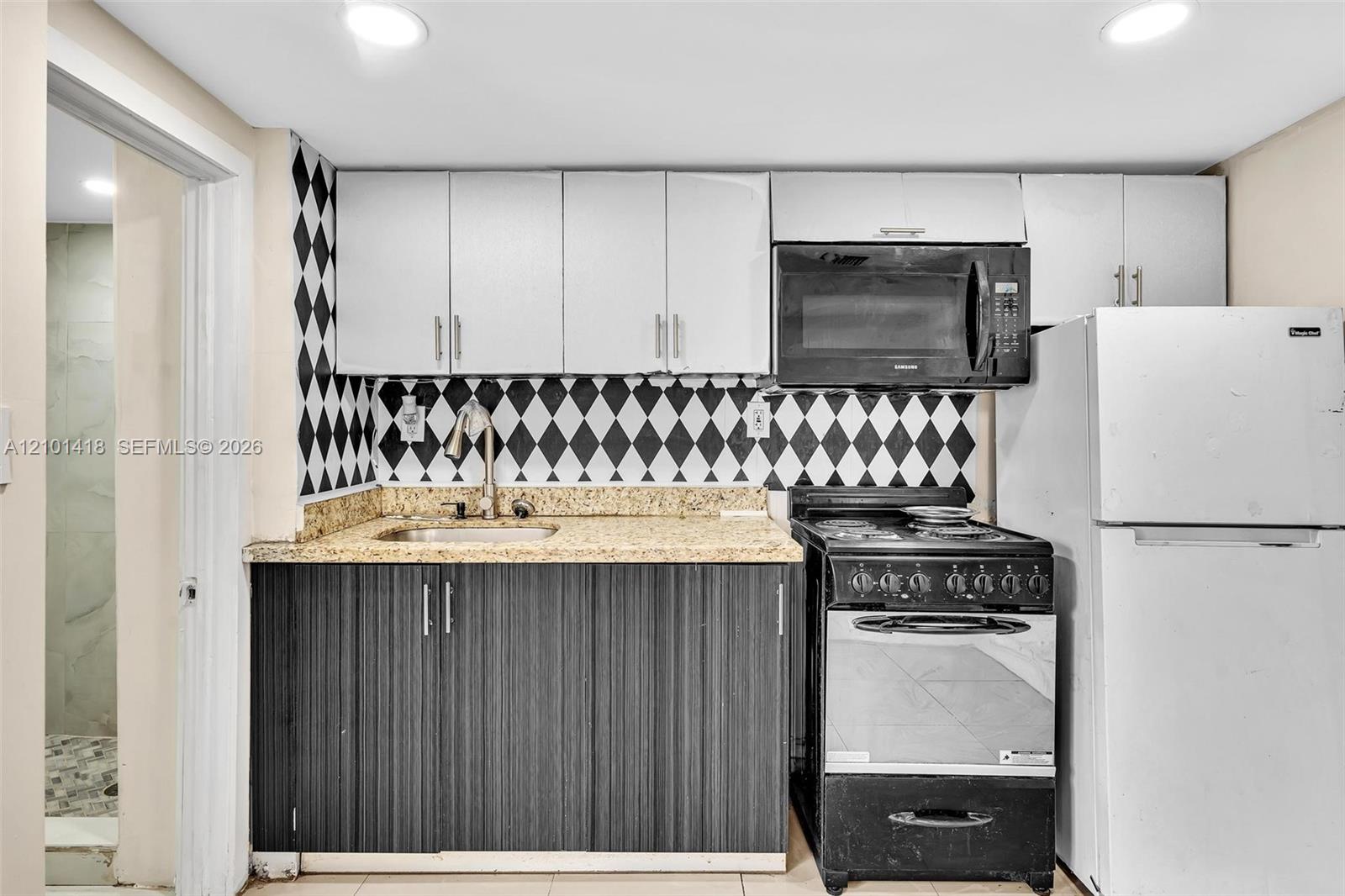 See details / 1600 sq. ft. $ 2026-10-06 0 Photo