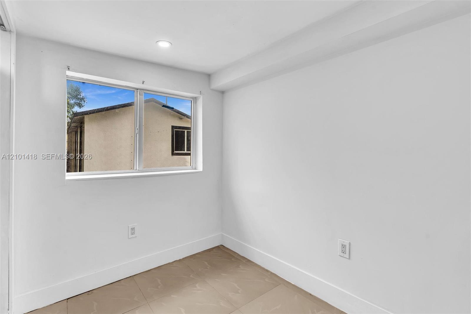 See details / 1600 sq. ft. $ 2026-10-06 0 Photo