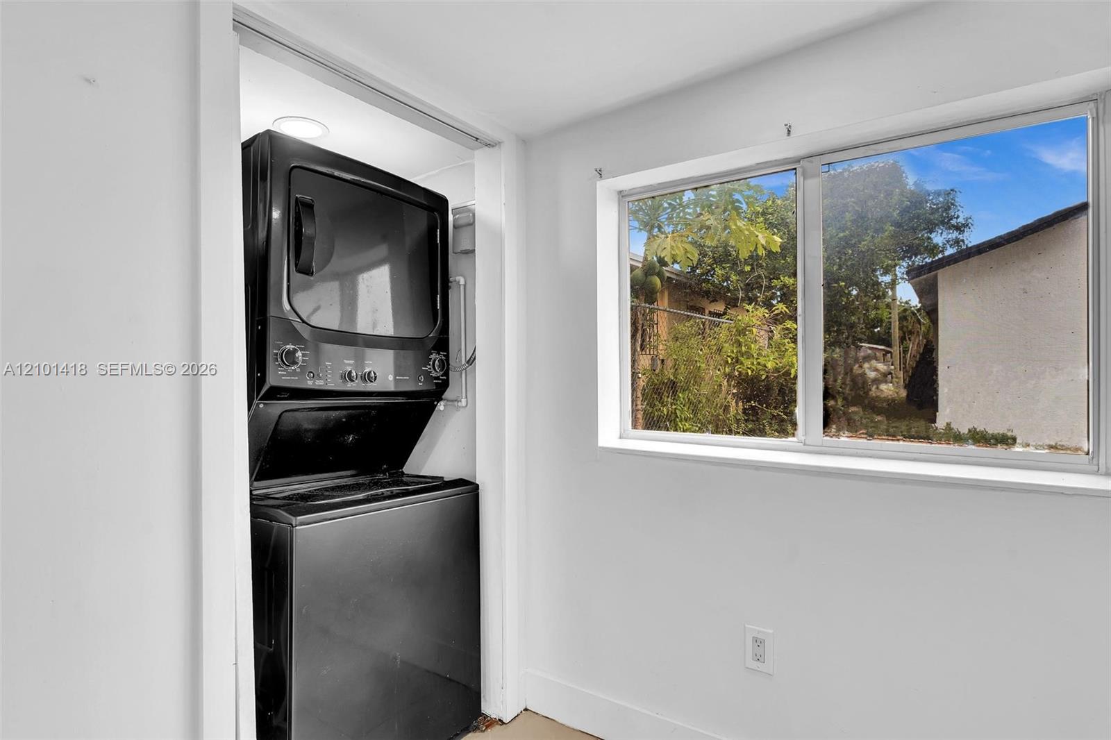 See details / 1600 sq. ft. $ 2026-10-06 0 Photo