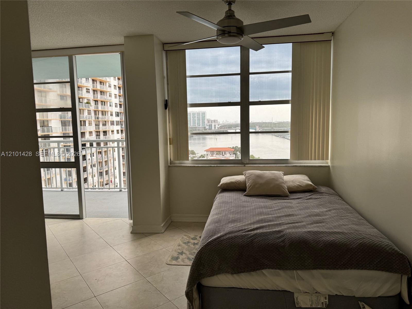 Ver detalles 1105 1 / 2 1104 sq. ft. $ 2026-10-06 0 foto