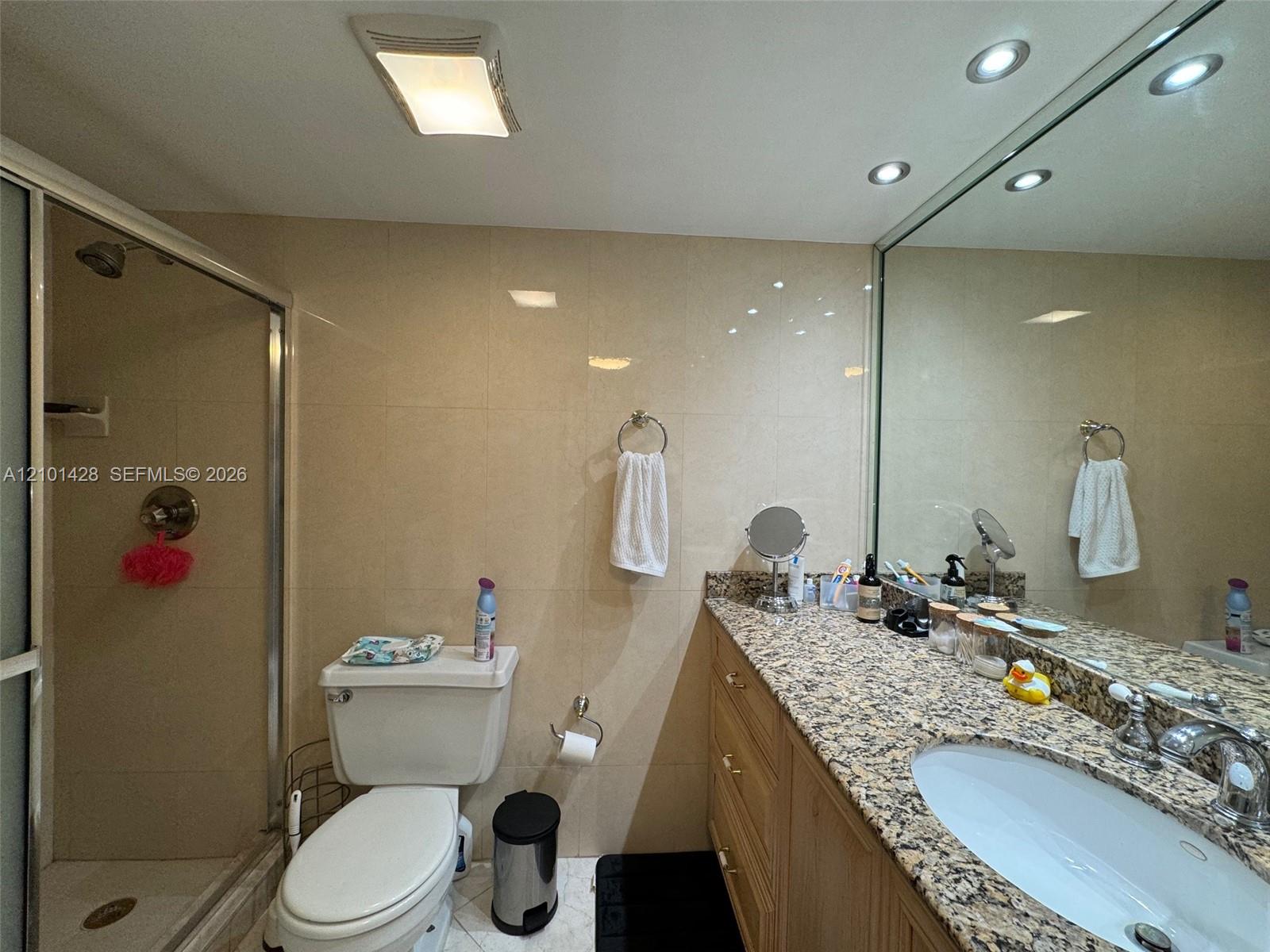 Ver detalles 1105 1 / 2 1104 sq. ft. $ 2026-10-06 0 foto