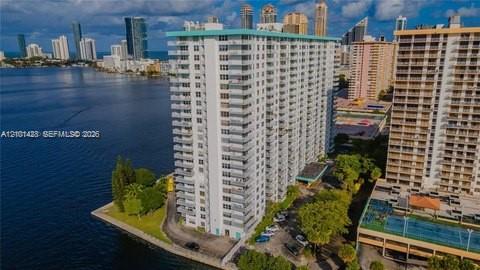 Ver detalles 1105 1 / 2 1104 sq. ft. $ 2026-10-06 0 foto