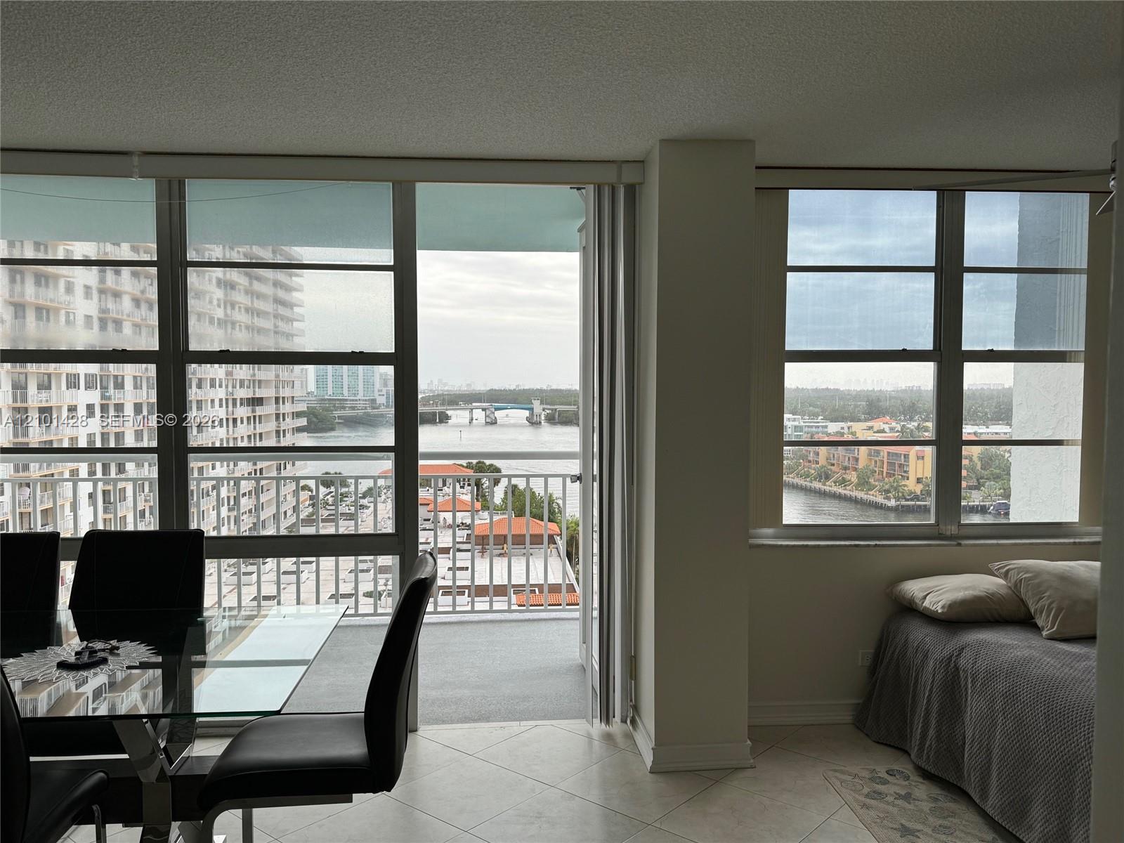 Ver detalles 1105 1 / 2 1104 sq. ft. $ 2026-10-06 0 foto