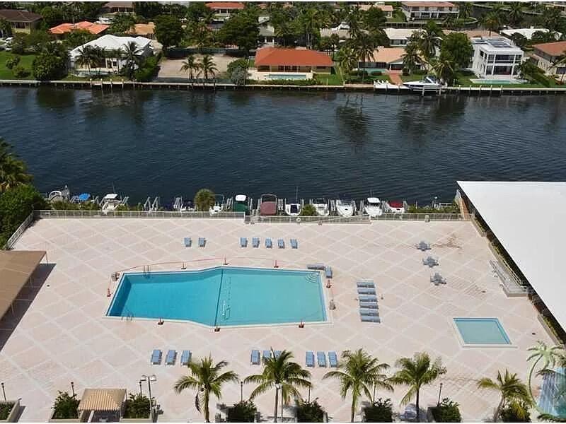 See details 4H 0 / 1 545 sq. ft. $ 2026-10-13 0 Photo