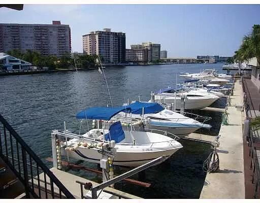See details 4H 0 / 1 545 sq. ft. $ 2026-10-13 0 Photo