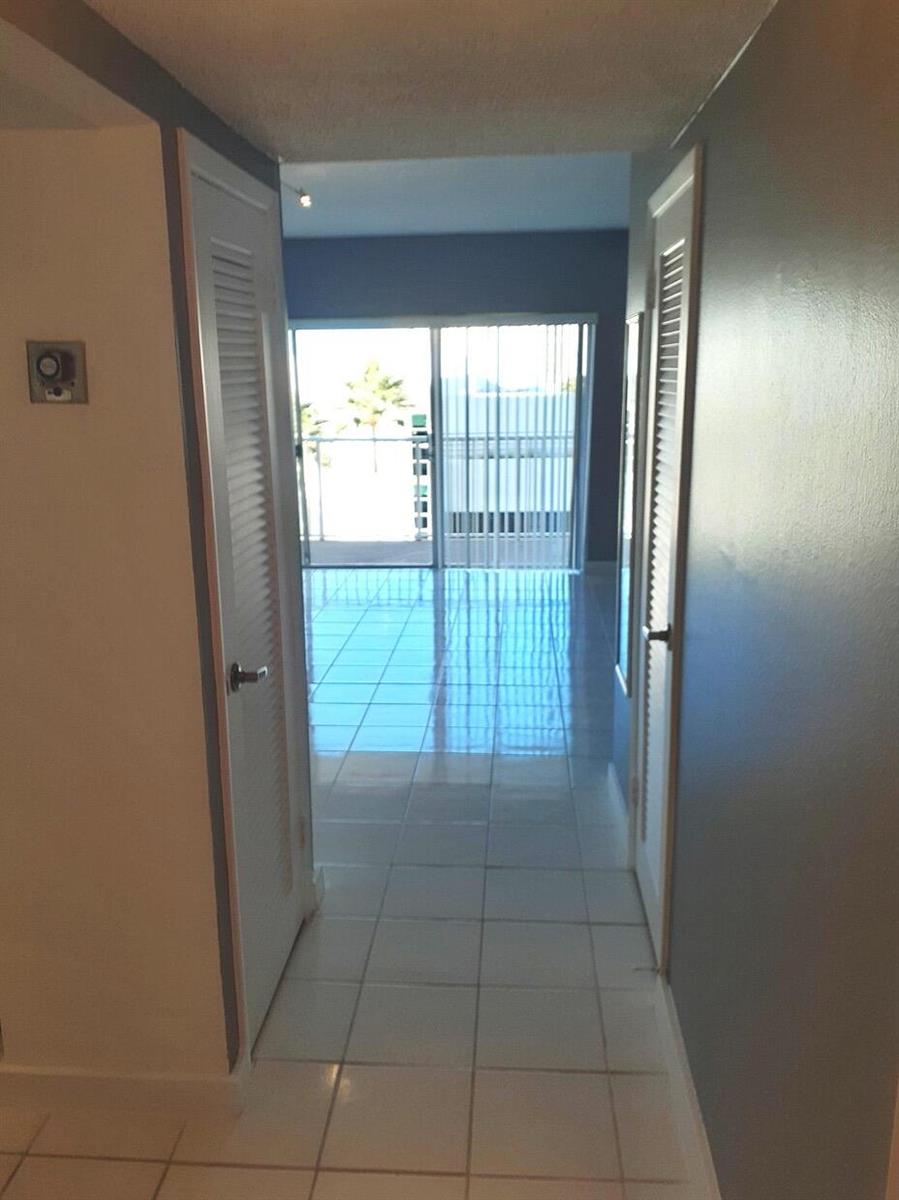 See details 4H 0 / 1 545 sq. ft. $ 2026-10-13 0 Photo
