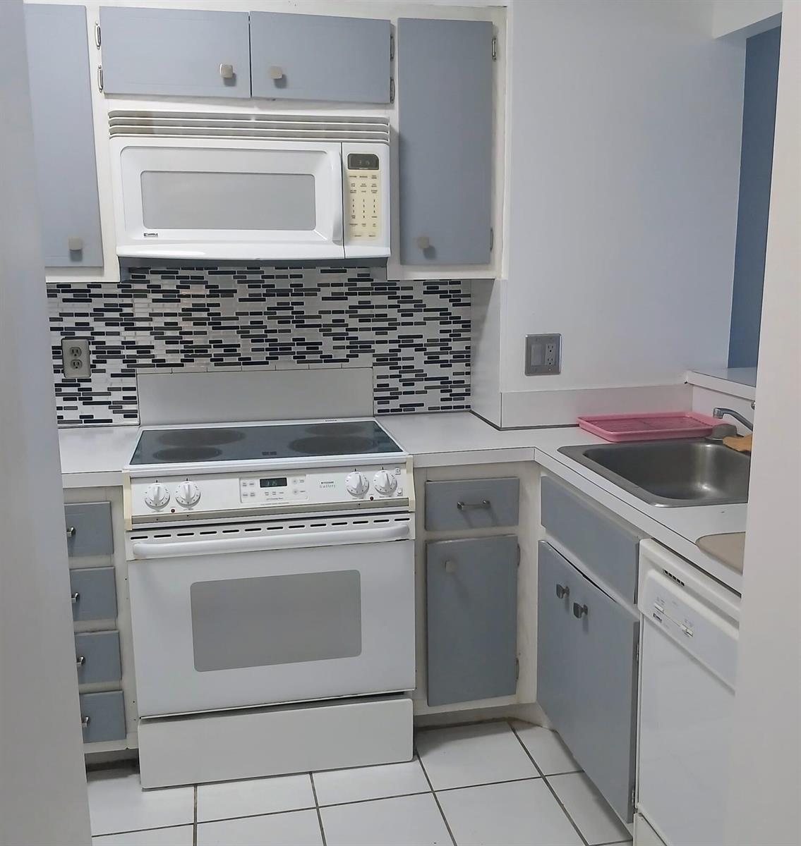 See details 4H 0 / 1 545 sq. ft. $ 2026-10-13 0 Photo