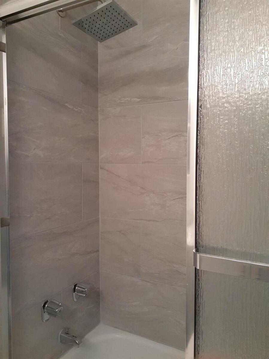 See details 4H 0 / 1 545 sq. ft. $ 2026-10-13 0 Photo
