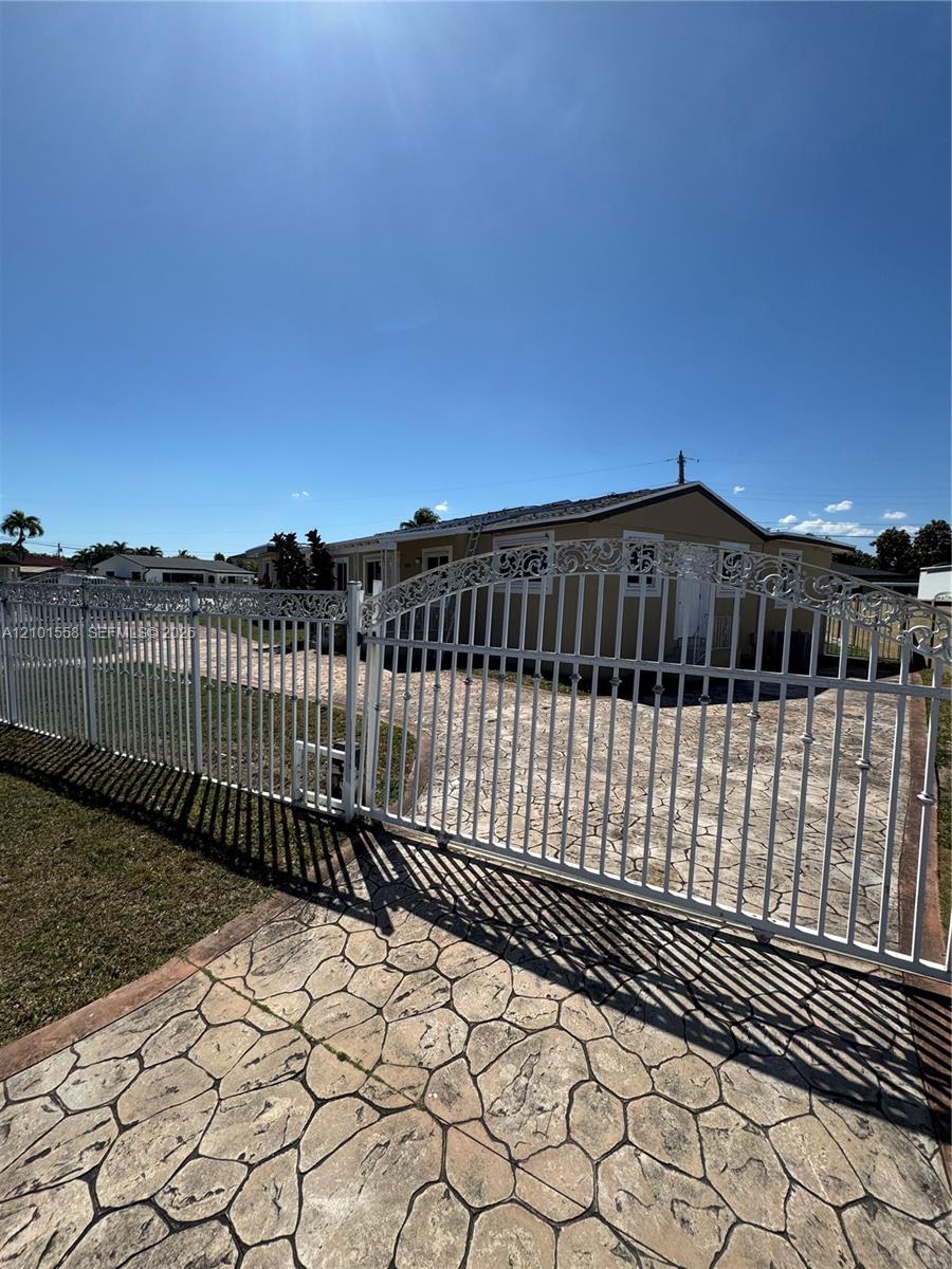   /  2541 sq. ft. $ 2026-10-06 0 foto