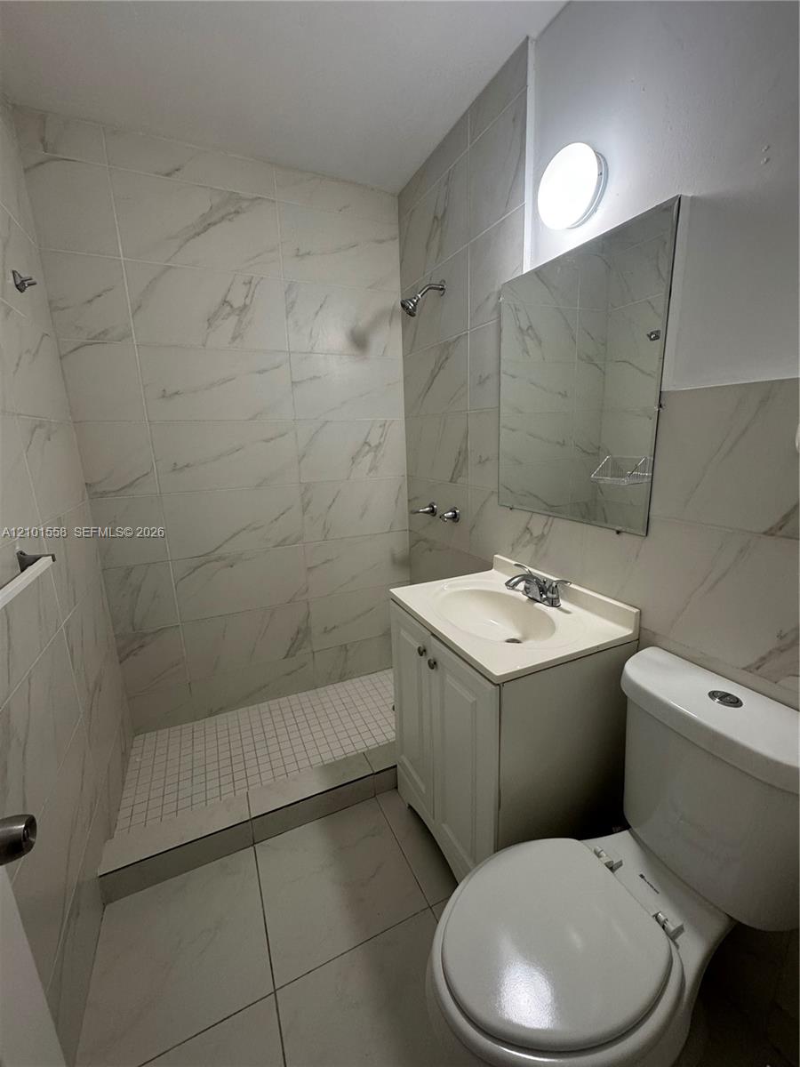   /  2541 sq. ft. $ 2026-10-06 0 foto