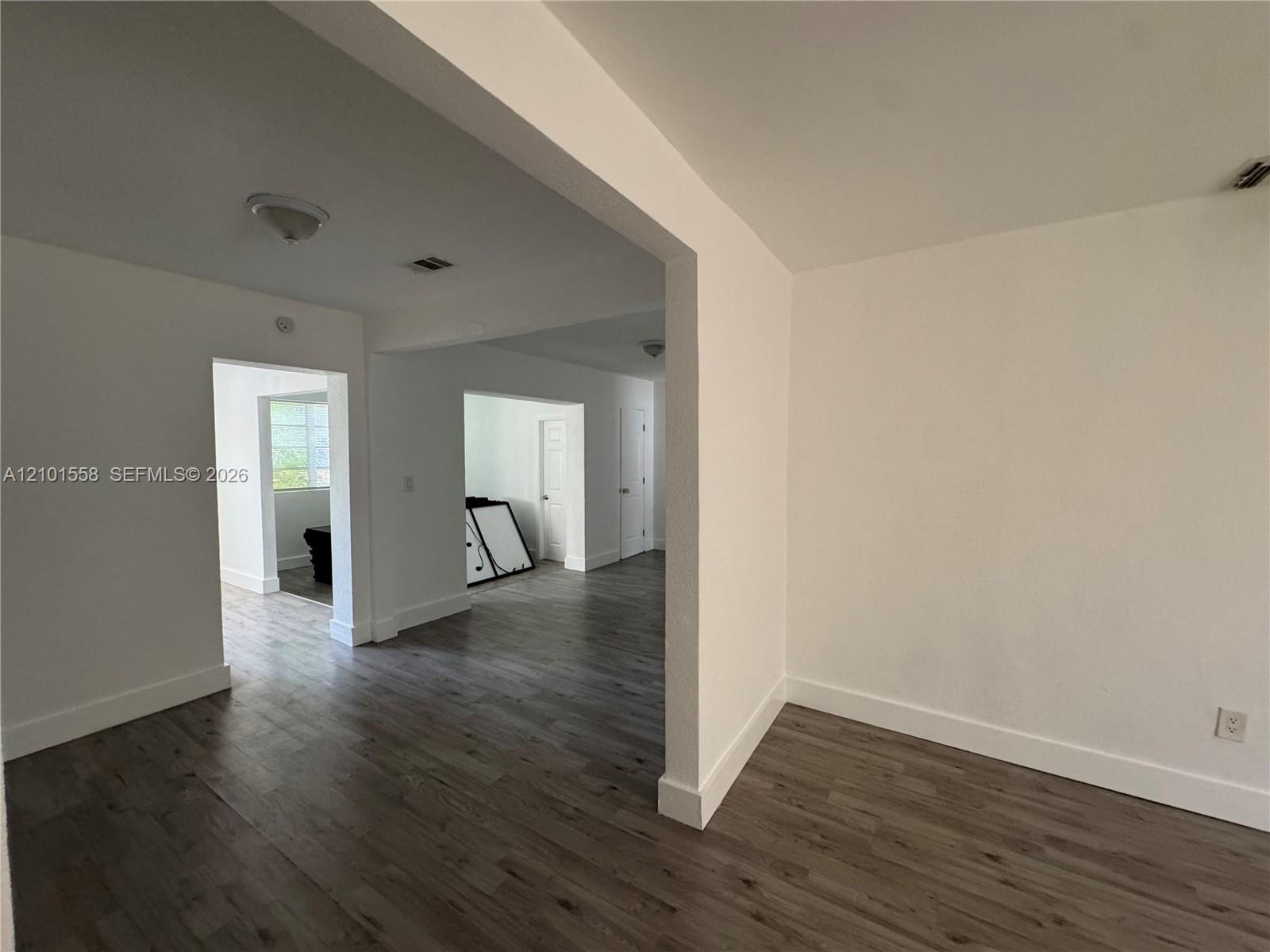   /  2541 sq. ft. $ 2026-10-06 0 foto