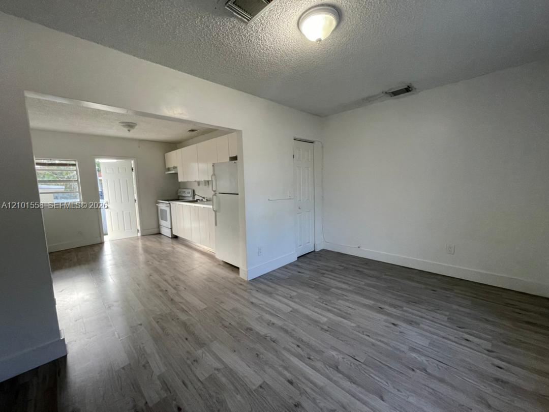   /  2541 sq. ft. $ 2026-10-06 0 foto