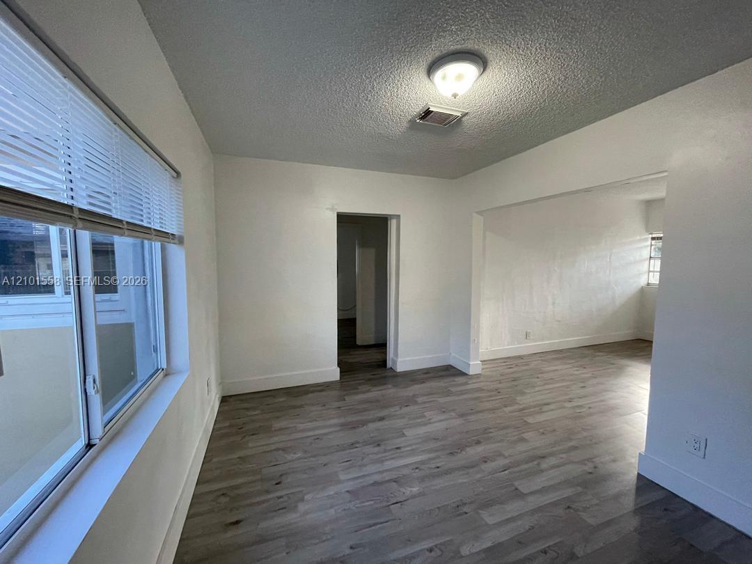   /  2541 sq. ft. $ 2026-10-06 0 foto
