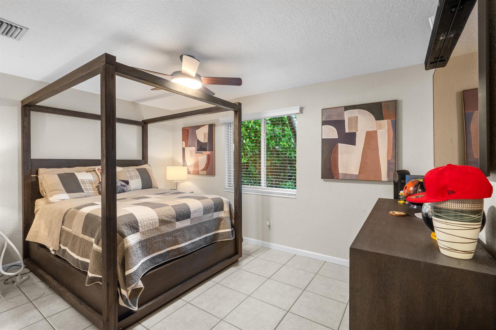 1-2  / 0 1908 sq. ft. $ 2026-10-19 0 Photo