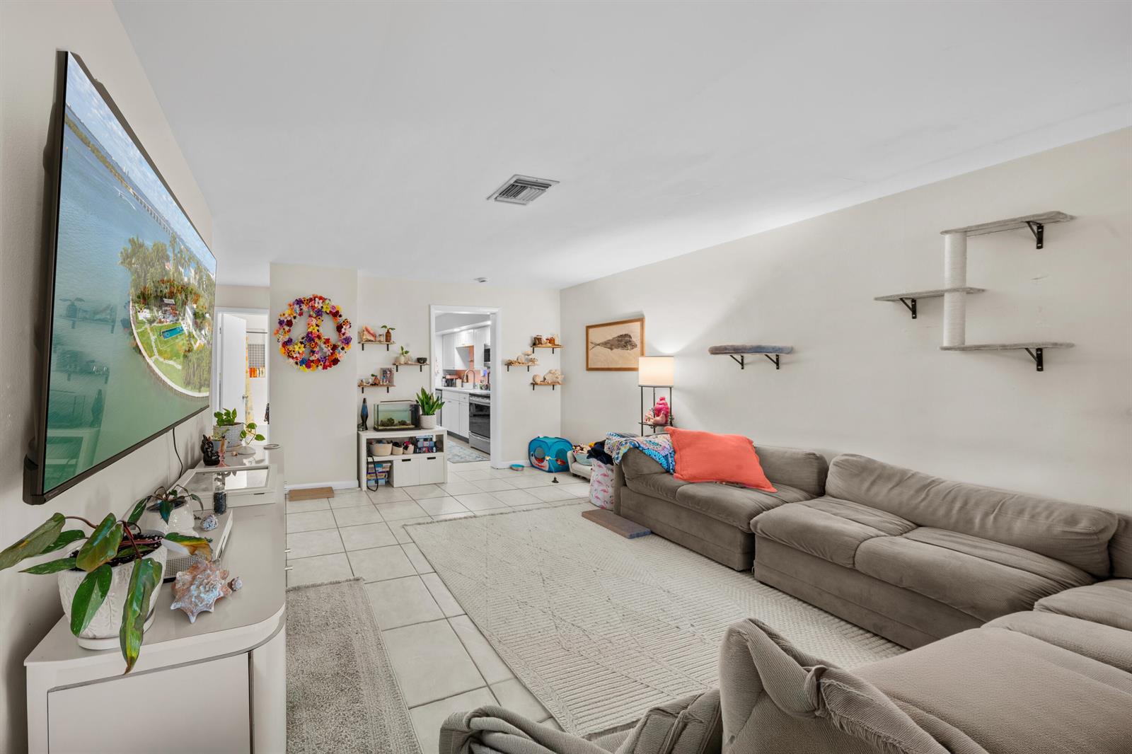 1-2  / 0 1908 sq. ft. $ 2026-10-19 0 Photo