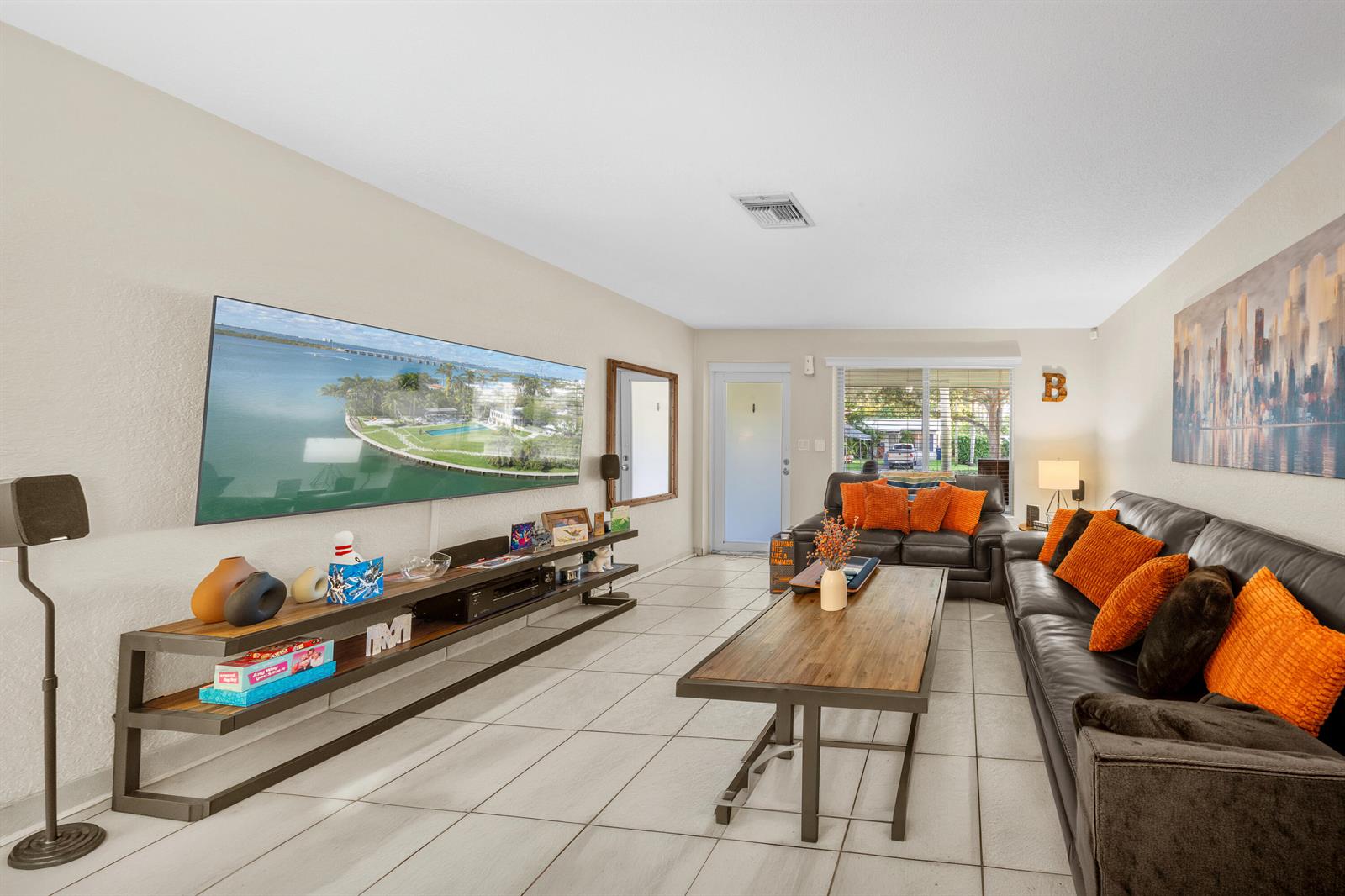 1-2  / 0 1908 sq. ft. $ 2026-10-19 0 Photo