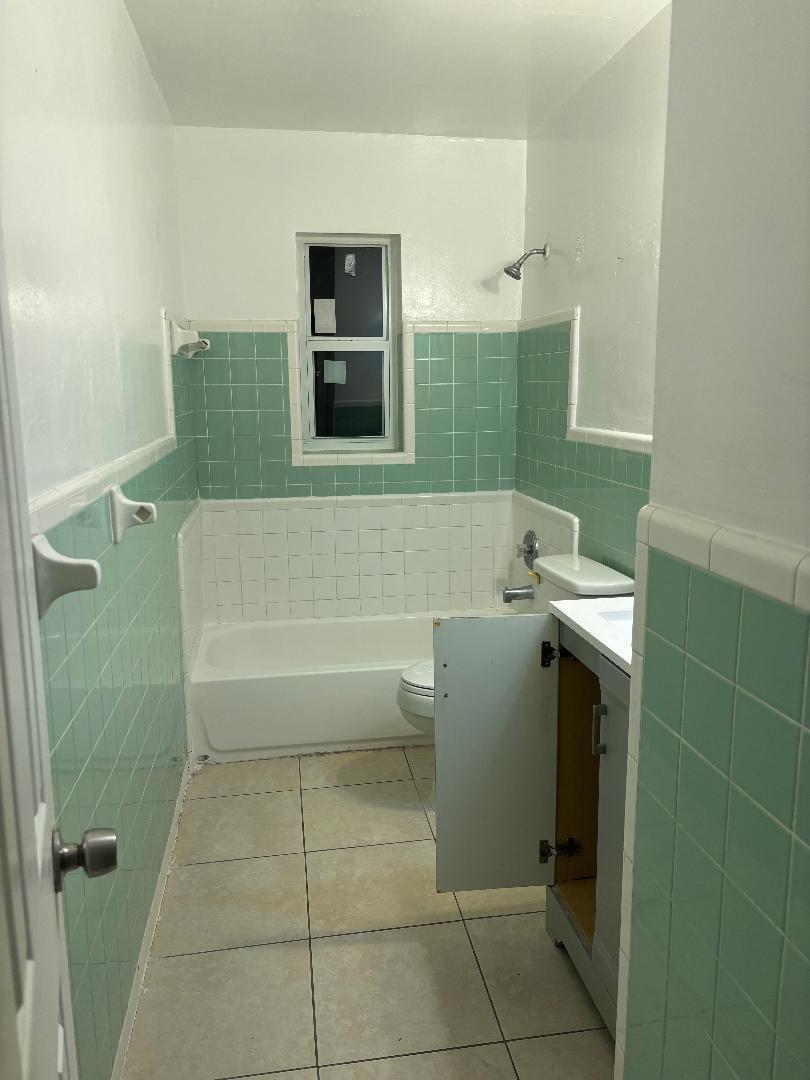 A  / 0 2520 sq. ft. $ 2026-10-28 0 foto
