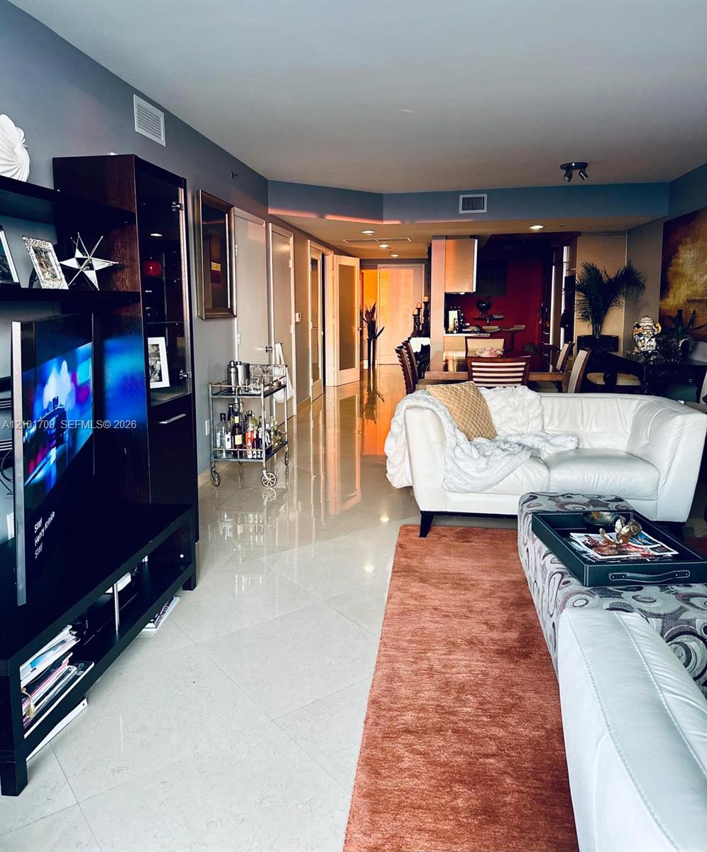 3608 3 / 3 1571 sq. ft. $ 2026-10-06 0 Photo