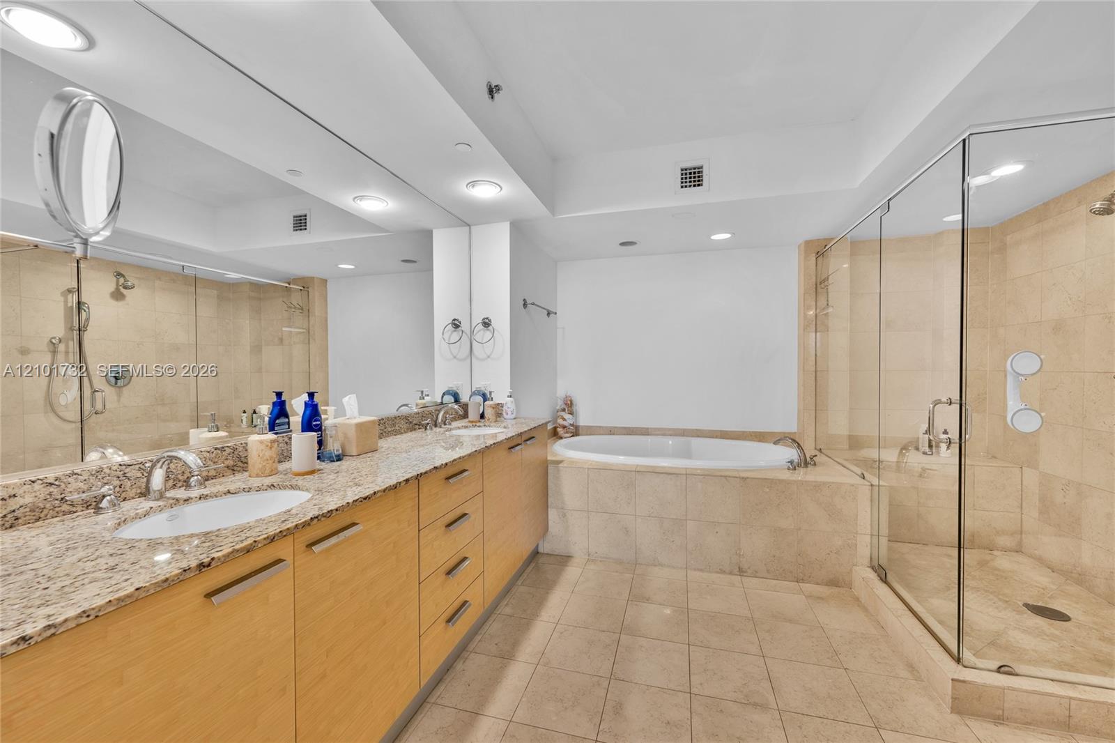 5003 3 / 3 1733 sq. ft. $ 2026-10-06 0 Photo