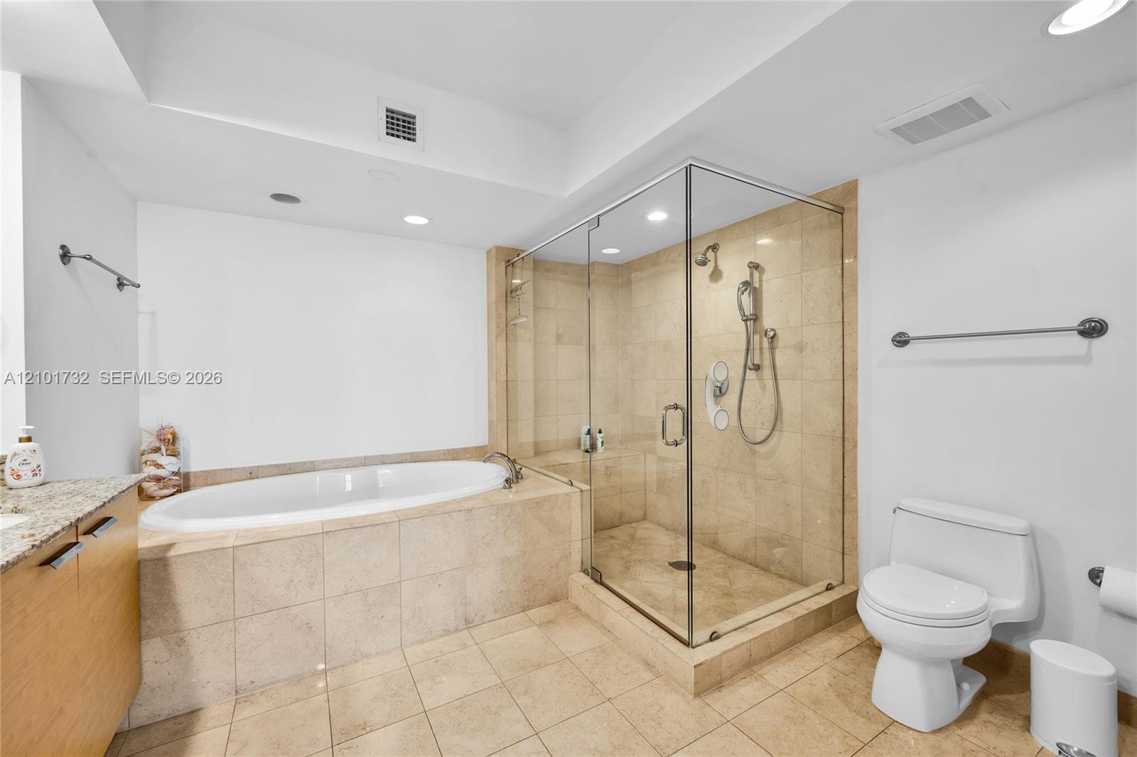 5003 3 / 3 1733 sq. ft. $ 2026-10-06 0 Photo