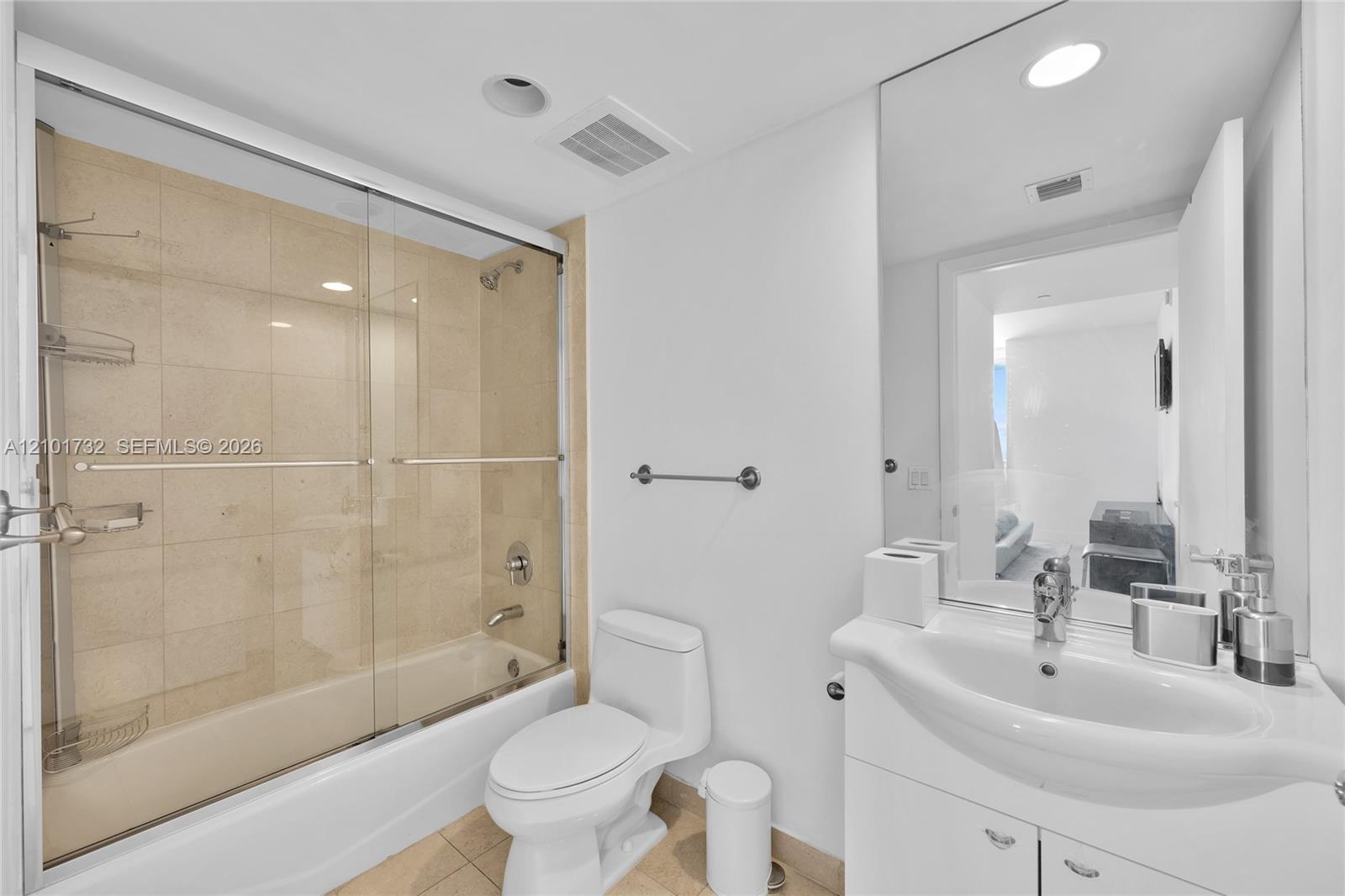 5003 3 / 3 1733 sq. ft. $ 2026-10-06 0 Photo