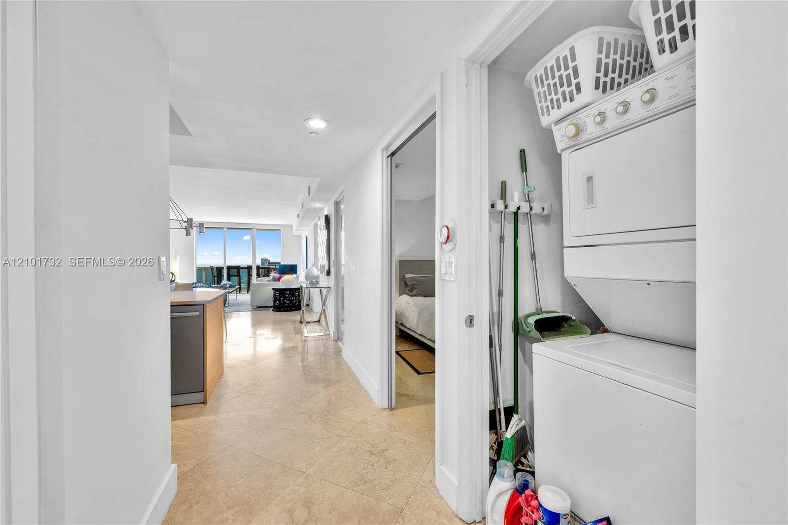 5003 3 / 3 1733 sq. ft. $ 2026-10-06 0 Photo