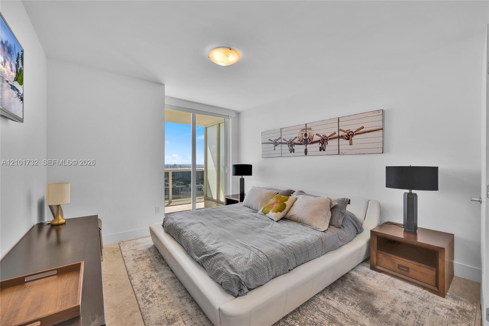 5003 3 / 3 1733 sq. ft. $ 2026-10-06 0 Photo