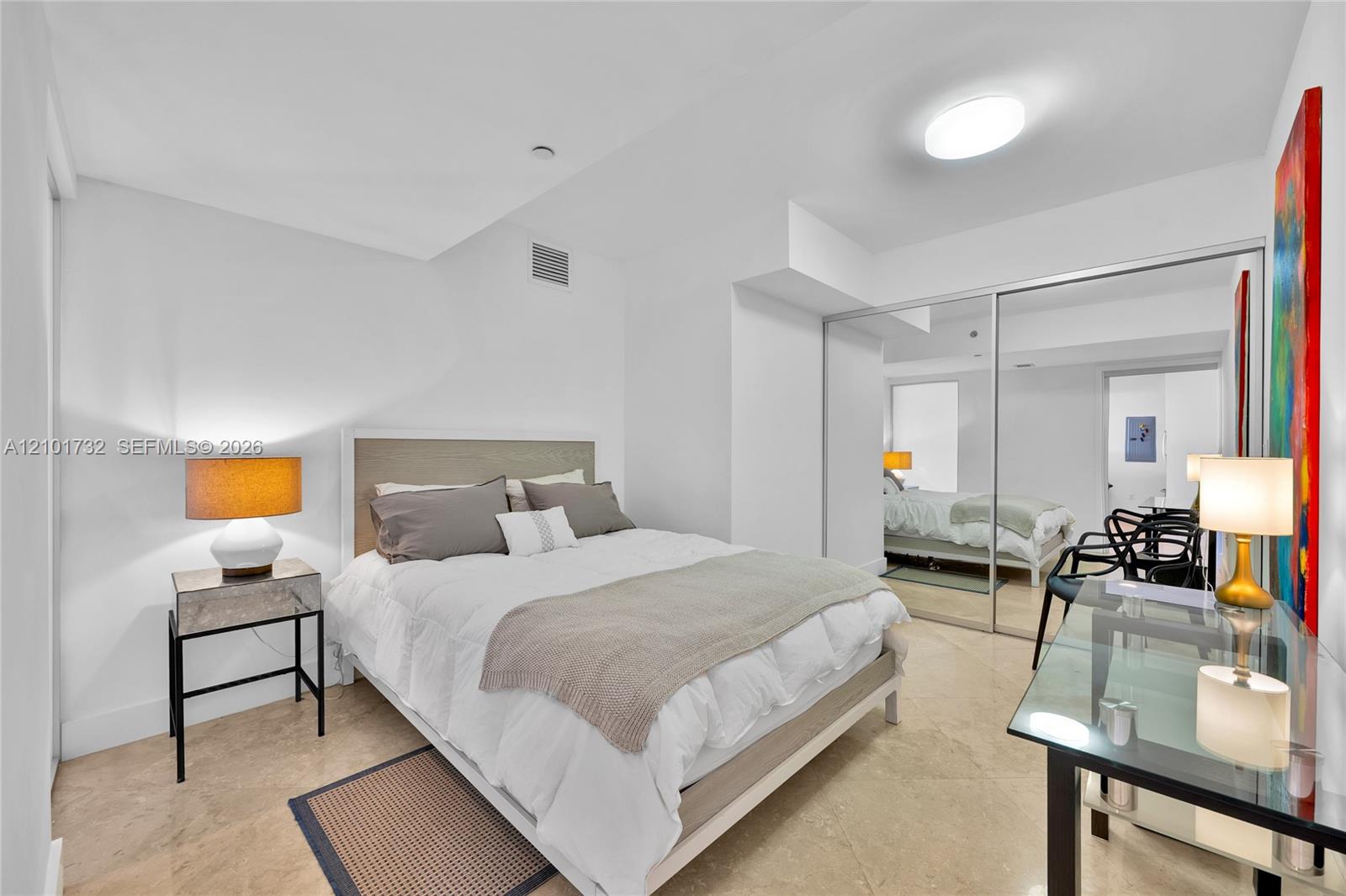 5003 3 / 3 1733 sq. ft. $ 2026-10-06 0 Photo