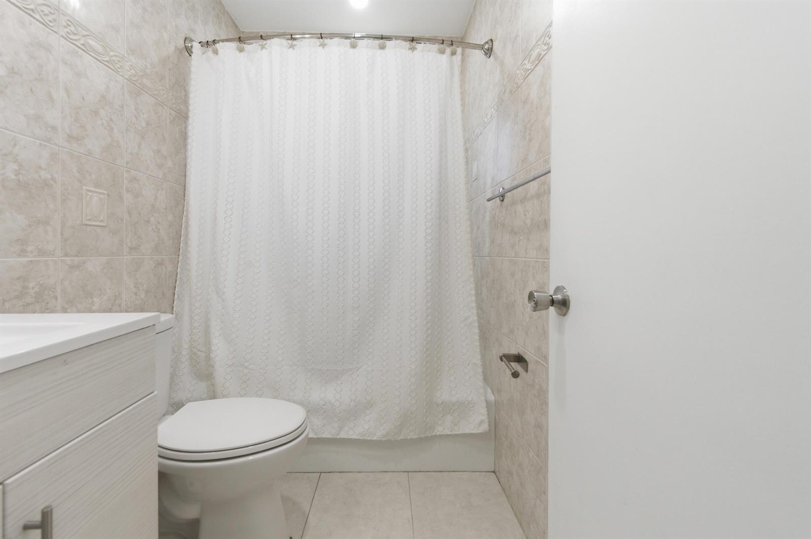 A-B  / 0 1524 sq. ft. $ 2026-10-06 0 Photo