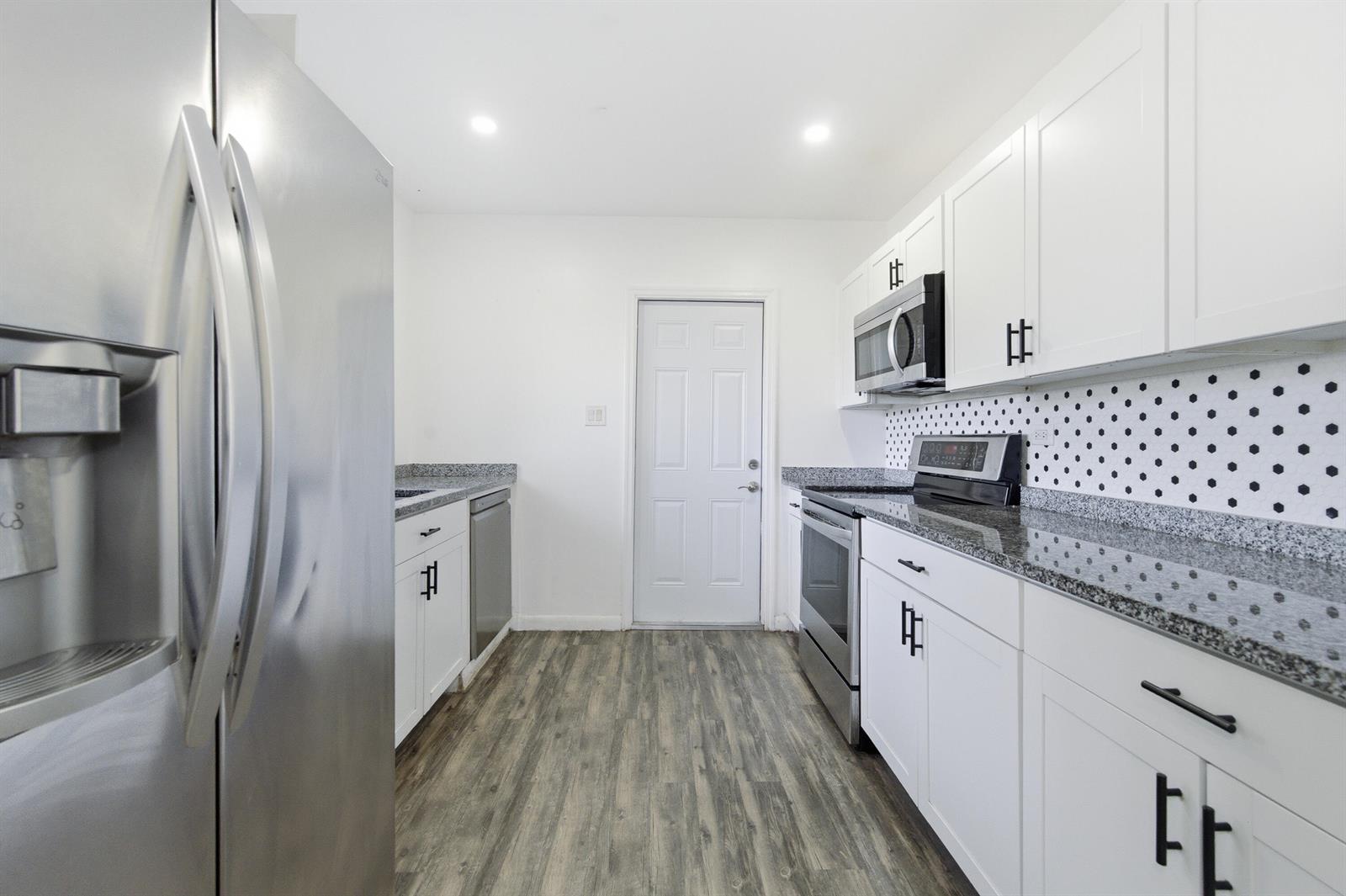A-B  / 0 1524 sq. ft. $ 2026-10-06 0 Photo
