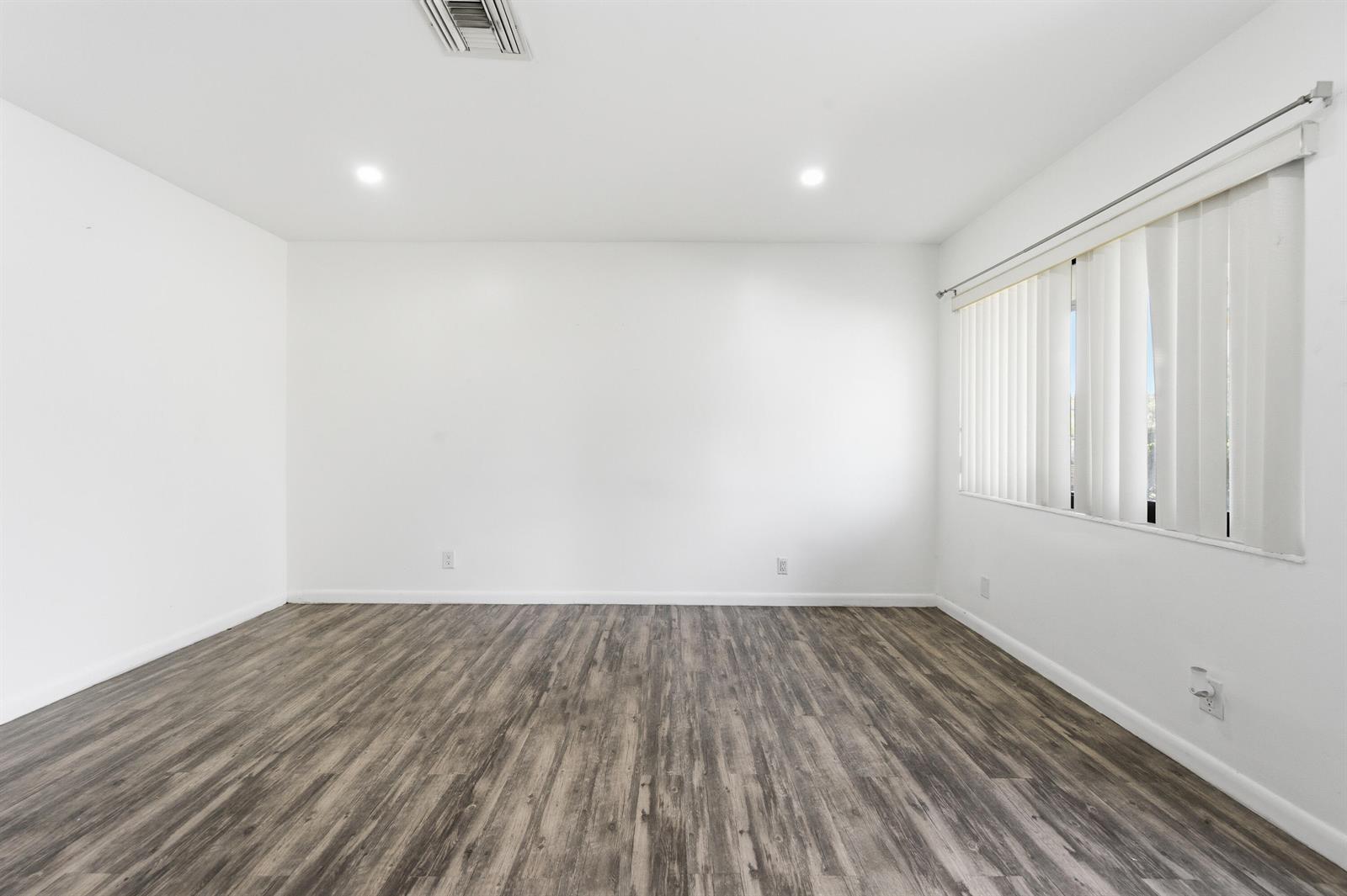 A-B  / 0 1524 sq. ft. $ 2026-10-06 0 Photo