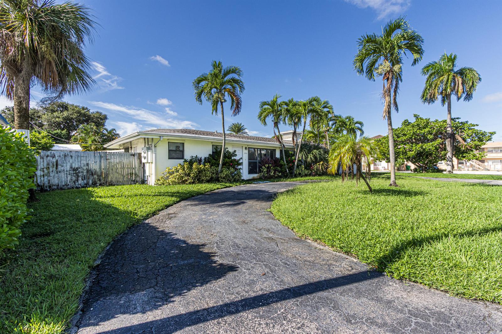   / 0 3813 sq. ft. $ 2026-10-08 0 foto