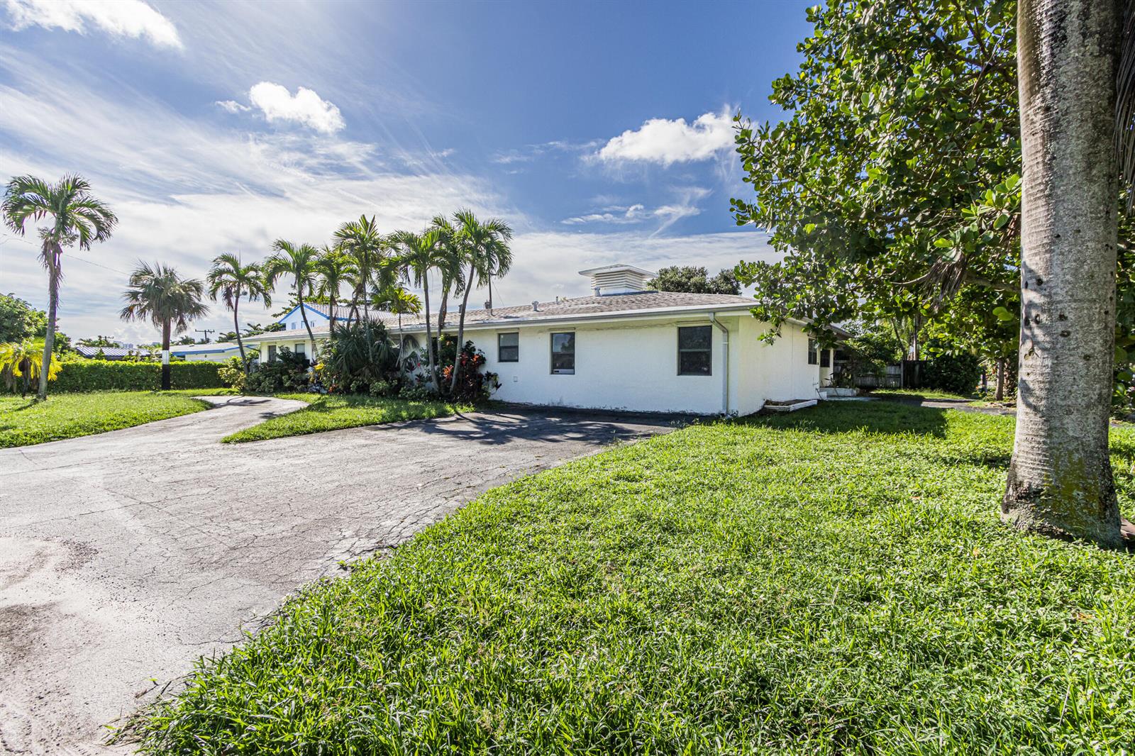   / 0 3813 sq. ft. $ 2026-10-08 0 foto